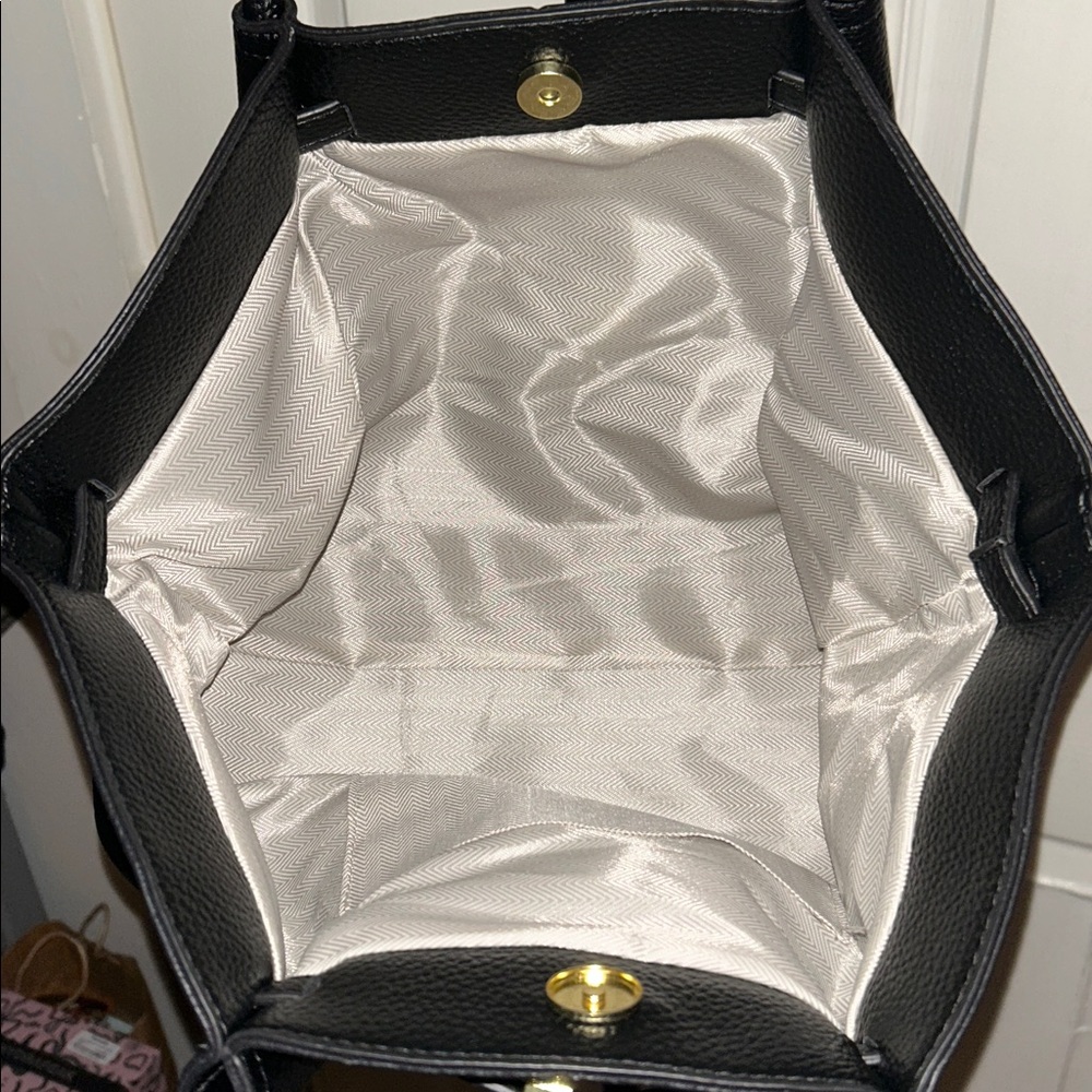 Dumpling ๐ Black Shoulder bag, NWOT - Picture 5 of 7